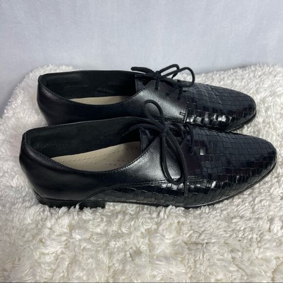 Trotters Lizzie Woven Oxfords - Picture 4 of 13